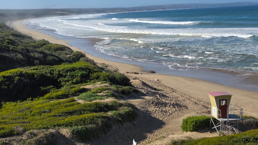 4 Bedroom Property for Sale in Boggomsbaai Western Cape